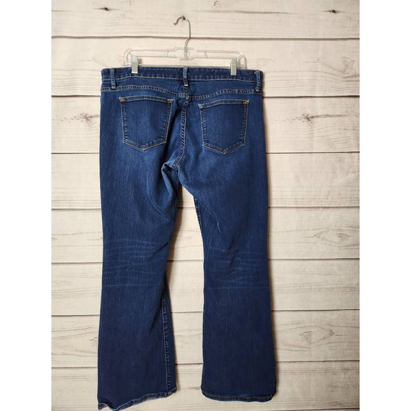 Gap Womens Sexy Boot Cut Jeans Blue Pockets Dark Wash Low Rise Denim Classic 33 - Picture 2 of 7